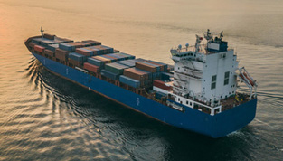 巨大施設や船舶の運航状況